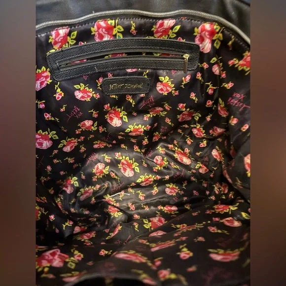 Black & White Betsy Johnson Tote ! - Picture 5 of 12